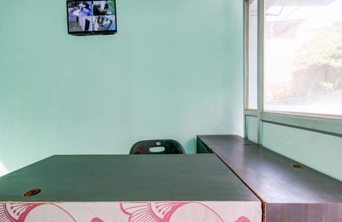 Kolar Road Hotel | OYO BHO576 Comfort Paradise