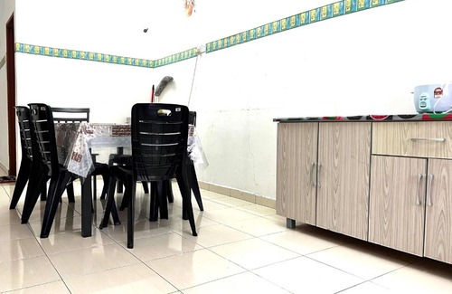 Pokok Sena District Hotel | OYO Home 90492 Sena Homestay