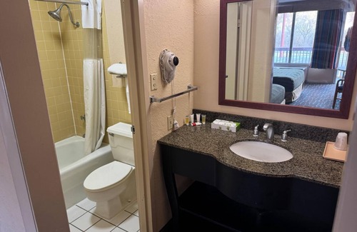 Harriman Hotel | OYO Hotel Harriman near I-40