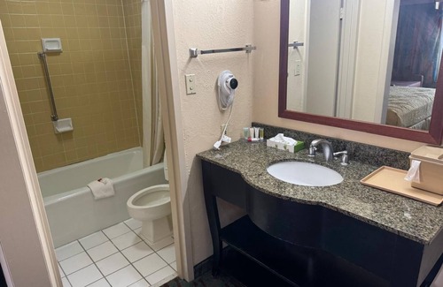 Harriman Hotel | OYO Hotel Harriman near I-40