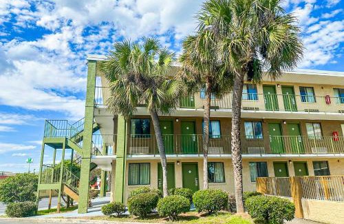 Mobile Hotel | OYO Hotel Mobile, AL I-65 at Airport Blvd