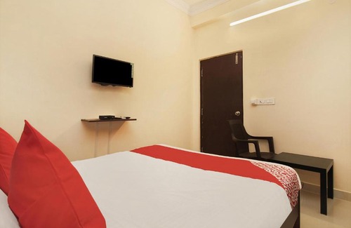 Shaikpet Hotel | OYO Skyinn Near Golconda Fort