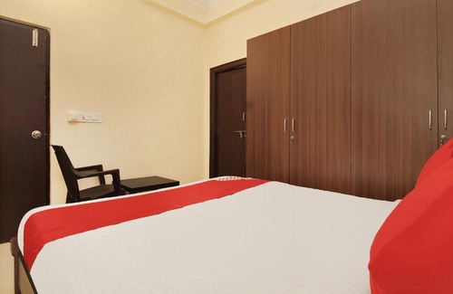 Shaikpet Hotel | OYO Skyinn Near Golconda Fort