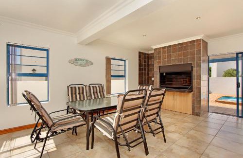 Calypso Beach House | Oyster Retreat by Host Agents