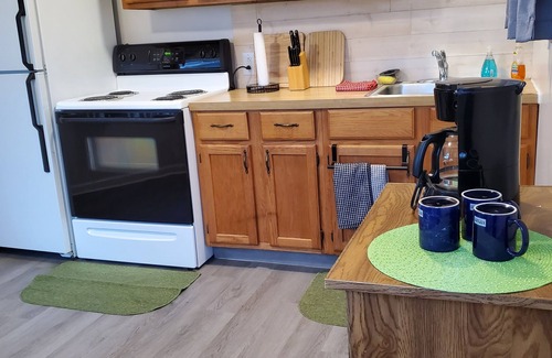 Midway Cottage | Ozarks hillside cottage on Bull Shoals Lake and a slip for your boat!