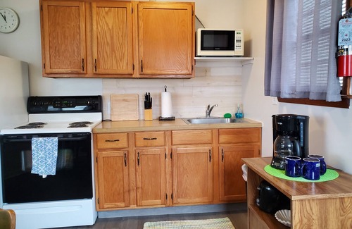 Midway Cottage | Ozarks hillside cottage on Bull Shoals Lake and a slip for your boat!