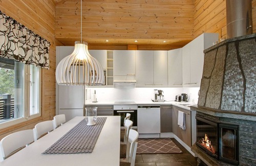 Akaslompolo House | Päivänsäde 8 Lapinkulta by Interhome