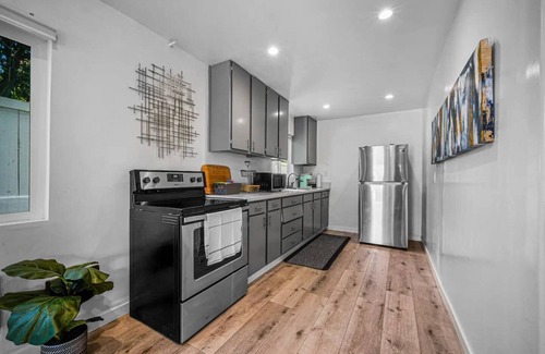 Crown Point Villa | Pacific Beach Modern Villa