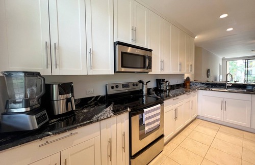 Coco Condo | Pacifico L1106 - Modern Design - Corner Unit