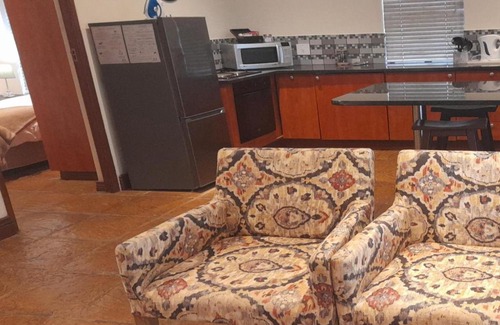 Simondium House | Paddabult Self Catering Cottages