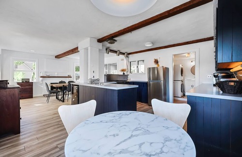 Gloucester House | Painter's Perch: Rocky Neck