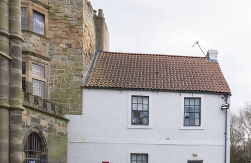 North Bitchburn House | Palace Garden Cottage - Sleeping 6 Guests in 3 Bedrooms