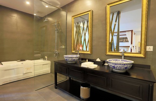Daun Penh Hotel | Palace Gate Hotel & Resort By EHM