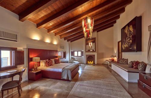 La Llotja-Born Hotel | Palacio Can Marqués by Puro