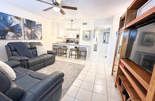 Ilexhurst Condo | Palm Cay 2: 3 Min Walk to Beach and Shared Heated Pool