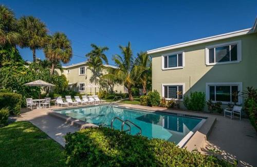 Ilexhurst House | Palm Cay 6