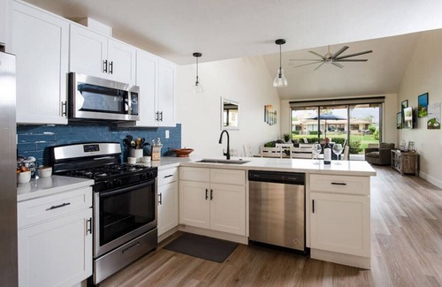 Palm Desert House | Palm Desert Oasis- steps from the pool