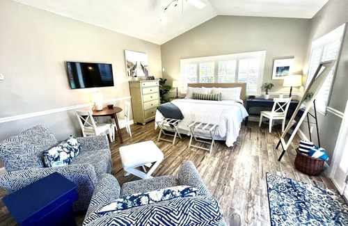 Virginia Park Apartment | Palma Ceia Poolside Cabana