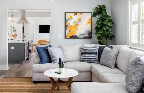 Mount Pleasant House | Palmetto Grove Walk to Shem Creek Mins to Dwtn