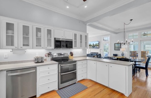 Ocean Point House | “Palmetto Moon” at 29 Ocean Point|Exclusive Ocean Point Community|Two Living Areas|Two Decks and .