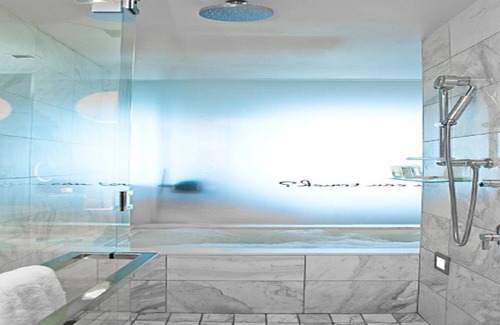 Las Vegas Hotel | Palms Place Beautiful High Rise Suite, Strip Views Las Vegas 23-306