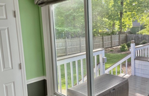 Greensboro House | Pamper Yourself in a Spa like home (Hot tub, Sauna, Mini-Gym) Great location!