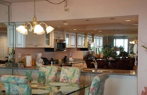 Midtown Condo | Panoramic 3BR/3BA Condo - Direct Beach Ocean Front