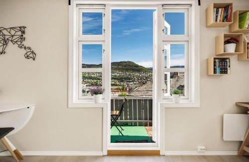 Arstad Apartment | Panoramic Flat & Garden, free parking 12 minutes walking!