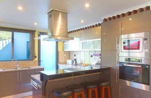 Canhas House | Panoramic House in Ponta do Sol