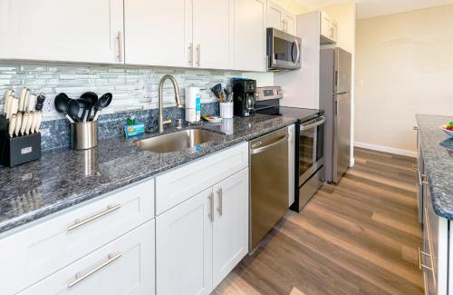Waikiki Apartment | Panoramic Mountain View Condo with Free Parking!