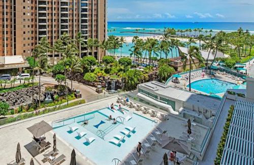 Waikiki Apartment | Panoramic Oceanview Resort - Full Kitchen in Each Unit, 2 Swimming Pools, Onsite Restaurants, Fireworks Every Friday