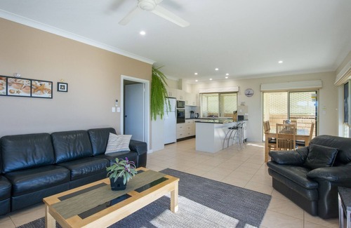 Emu Bay House | Panoramic Sea Views over Emu Bay