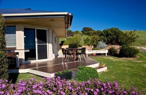 Emu Bay House | Panoramic Sea Views over Emu Bay