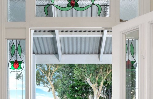 Brayton House | Panoramic Views From A Classic Country Homestead