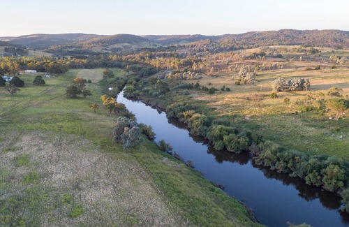 Brayton House | Panoramic Views From A Classic Country Homestead