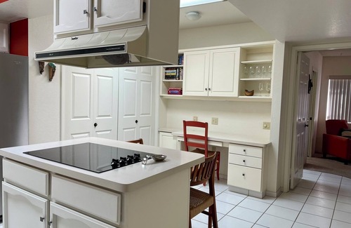 Green Valley House | Panoramic Views Inside & Outside! Quiet Home Near Rec Ctr - Green Valley Villa