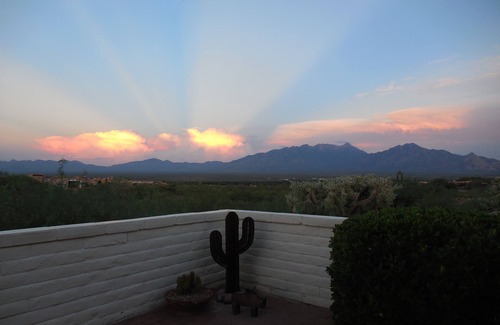 Green Valley House | Panoramic Views Inside & Outside! Quiet Home Near Rec Ctr - Green Valley Villa