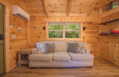Lookout Valley Neighborhood Association House | Papa Cabin Tiny Log Home Comfort In Rustic Bliss