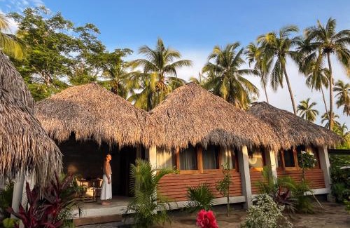 Saladita Villa | Paraíso del Surf, A 50m de las Olas Perfectas, AC, Starlink, Piscina, La Saladita surf