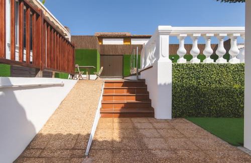 Telde Villa | Paraíso en la Playa. Private Heated Pool