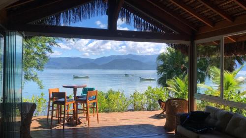 Caieira House | Paraíso Frente ao Mar Sul da Ilha
