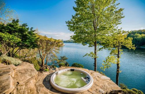 Lake Lure House | Parabull's Point