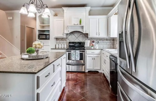 Lafayette House | Paradise Adjacent to River Ranch