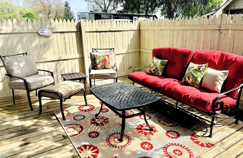 Maxwell House | Paradise Bungalow