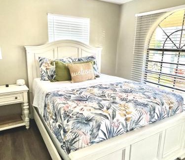 Spring Hill House | Paradise! GolfCartRental/Paddleboat/Kayak/Fish/Swim