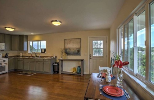 Kaneohe House | Paradise in Kaneohe: stocked studio near grocery