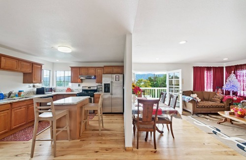 Lake Elsinore House | Paradise On Earth 3 Bedroom Residence by RedAwning