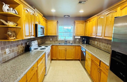 Oklahoma City House | Paradise on the Prairie: - Conveniently Located and Perfect for Your Stay