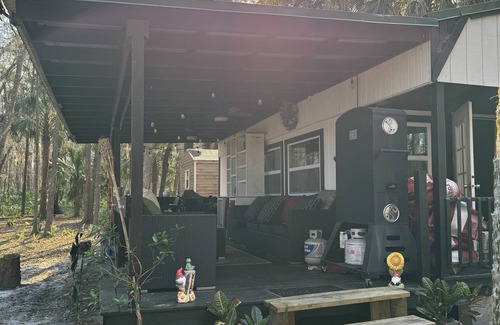 Citrus Springs Cabin | Paradise Palms on Rainbow Ranch