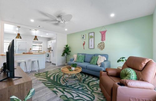 Coquina Gables Apartment | Paradise Palms- Tropic Suite- Pool - Steps to Ocean - 10 min to Downtown